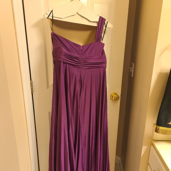 Escape by Joanna Cher Eggplant One Shoulder Empire dress - Picture 9 of 10